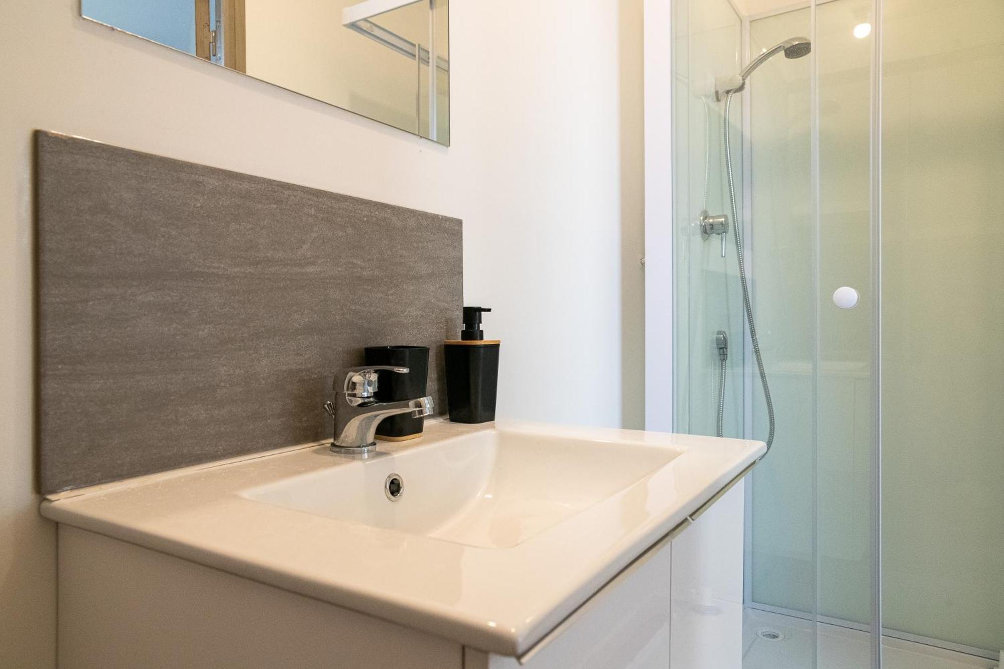 Malaka Home Anzin Экстерьер фото